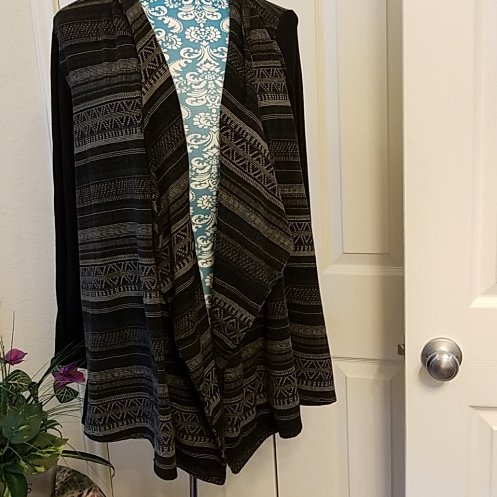 2x Ava James cardigan
